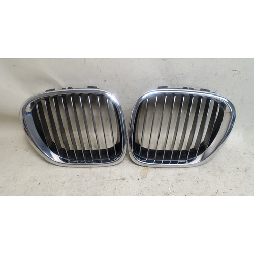 1996-2002 BMW Z3 Roadster Coupe Factory Front Kidney Grille Pair Chrome OEM NLA