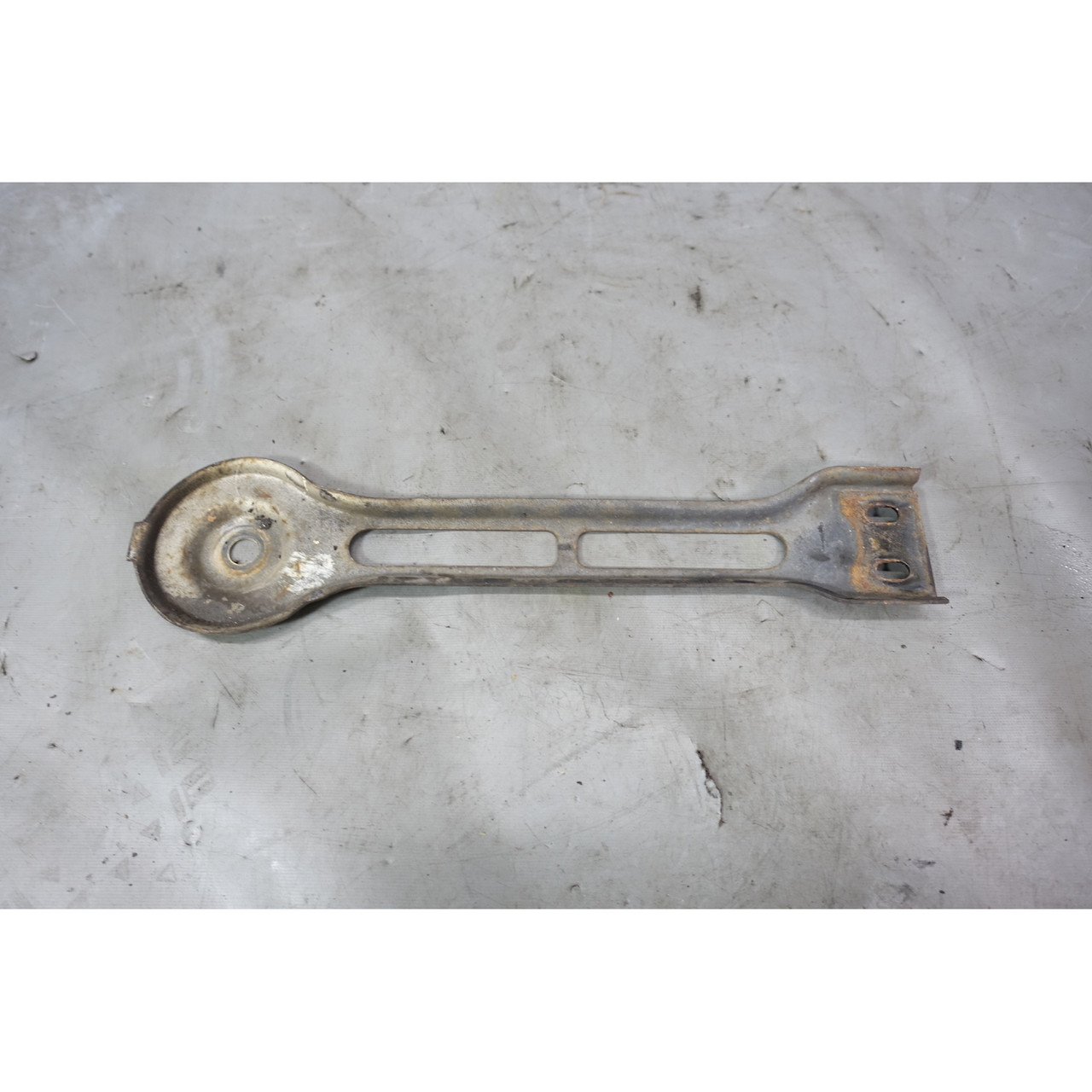 1982-1988 BMW E28 5-Series E24 E23 Rear Axle Sub Frame Push Rod Bracket ...