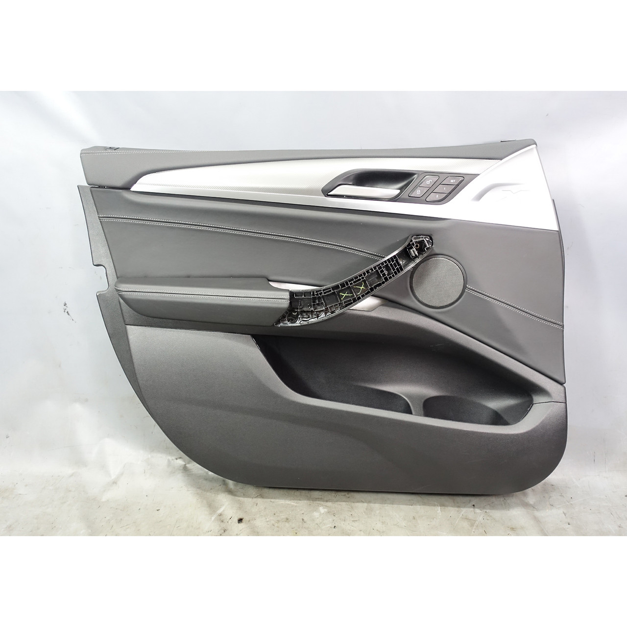 Front Int Damaged 2020-2023 BMW F97 X3M F98 X3M Left Front Driver Int Door Panel ...