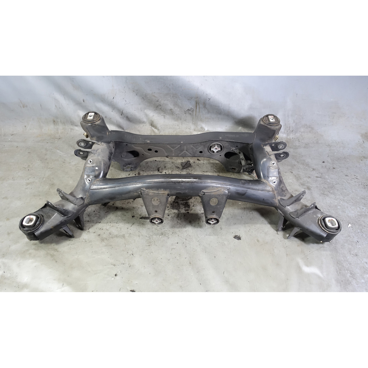 Damaged 12-19 BMW F30 3-Series F31 Rear Sub Frame Axle Carrier