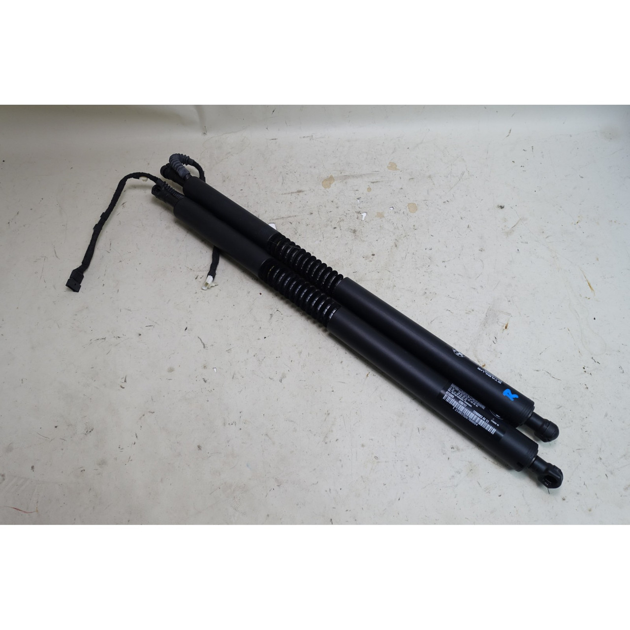 2014-2019 BMW F34 3-Series Gran Turismo GT Factory Trunk Strut Spindle ...