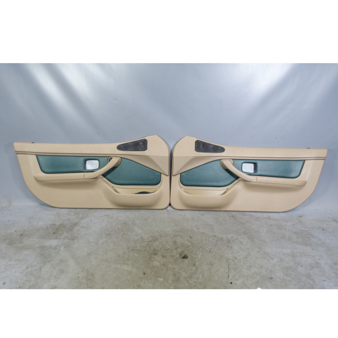 タメマチ 96-99 BMW Z3 Roadster Door Panels Pair Moss Green Leather Interior