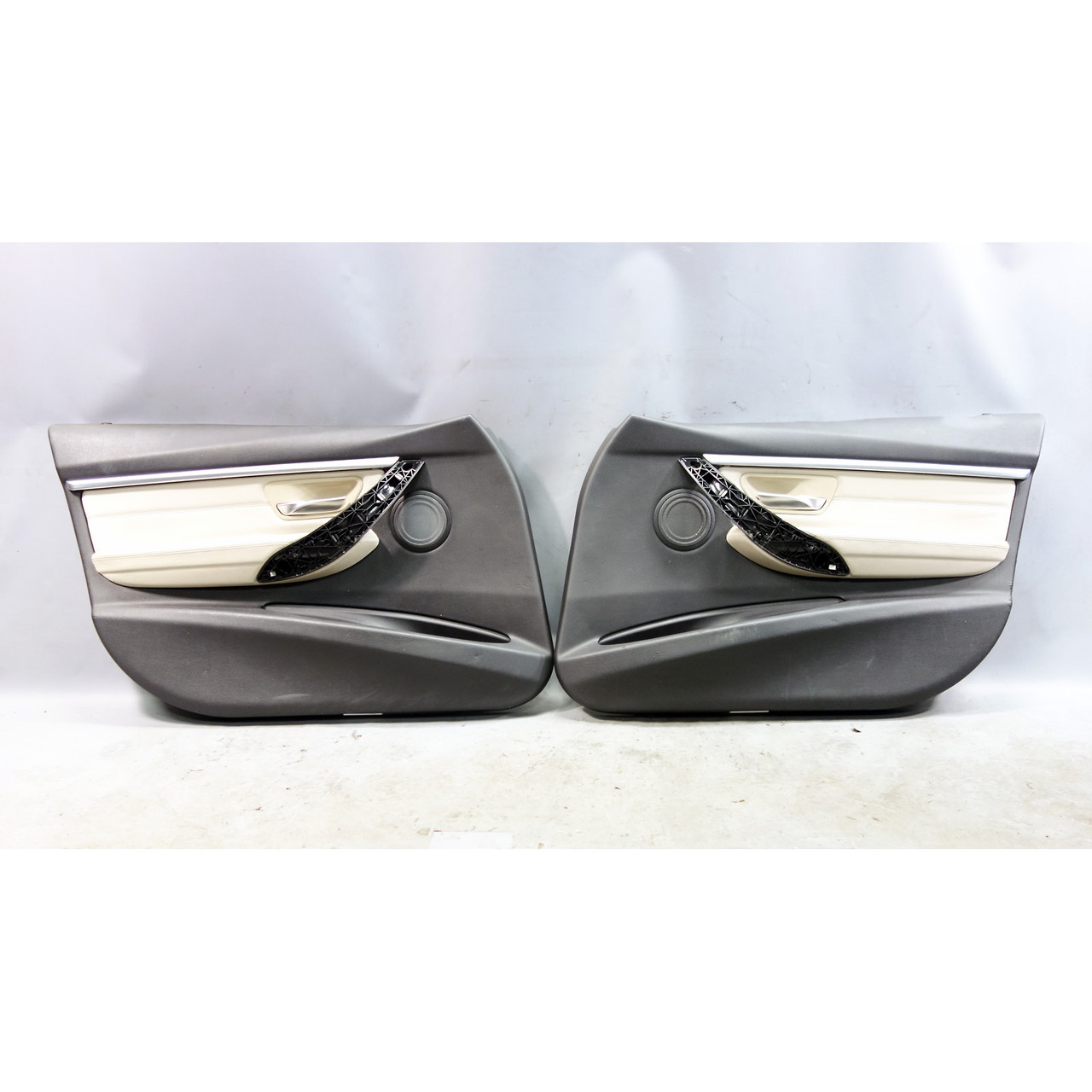 12-18 BMW F30 3-Series F31 Front Interior Door Panels Oyster Beige