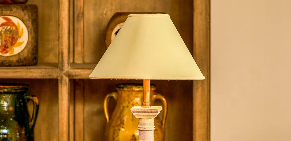 Vista Table Lamp