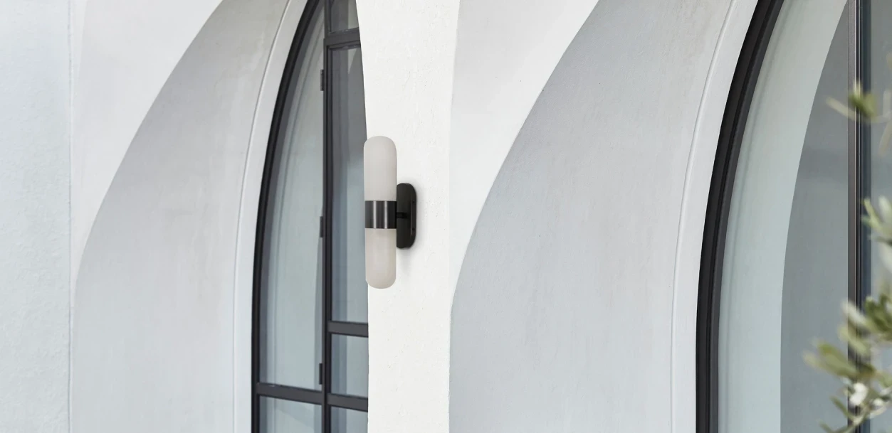 Pebble Indoor/Outdoor Wall Sconce