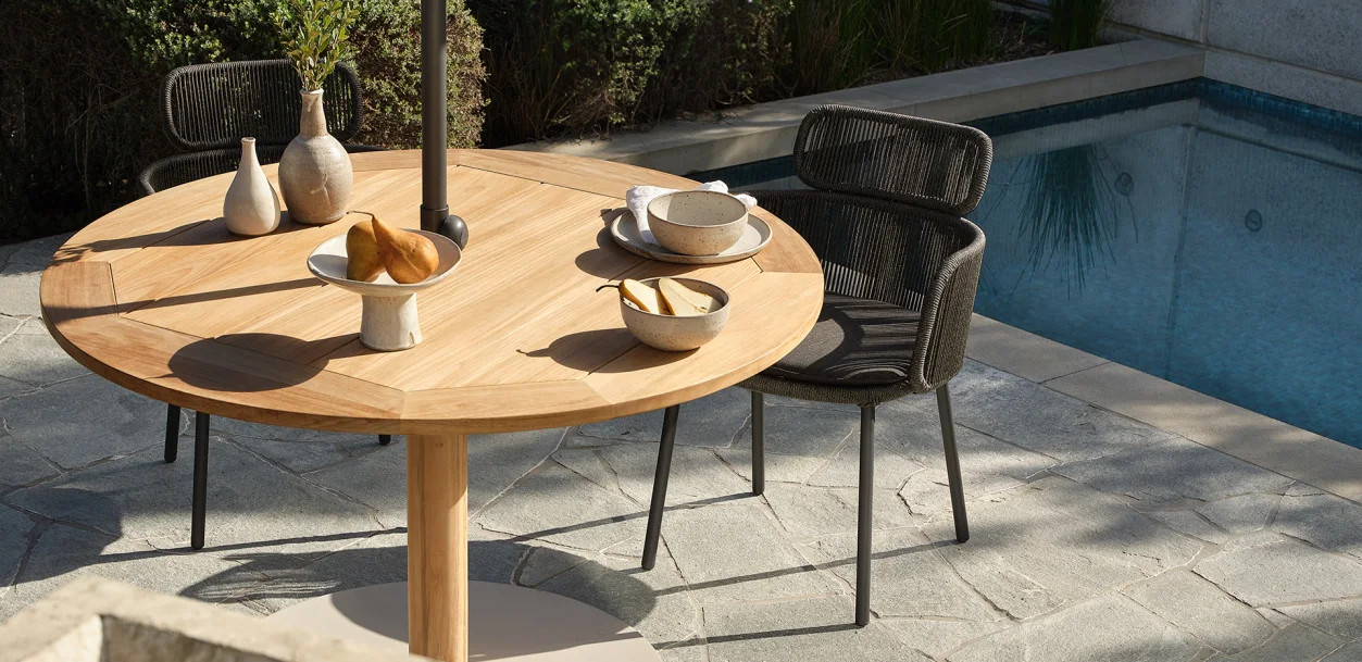 Architect Outdoor Round Dining Table