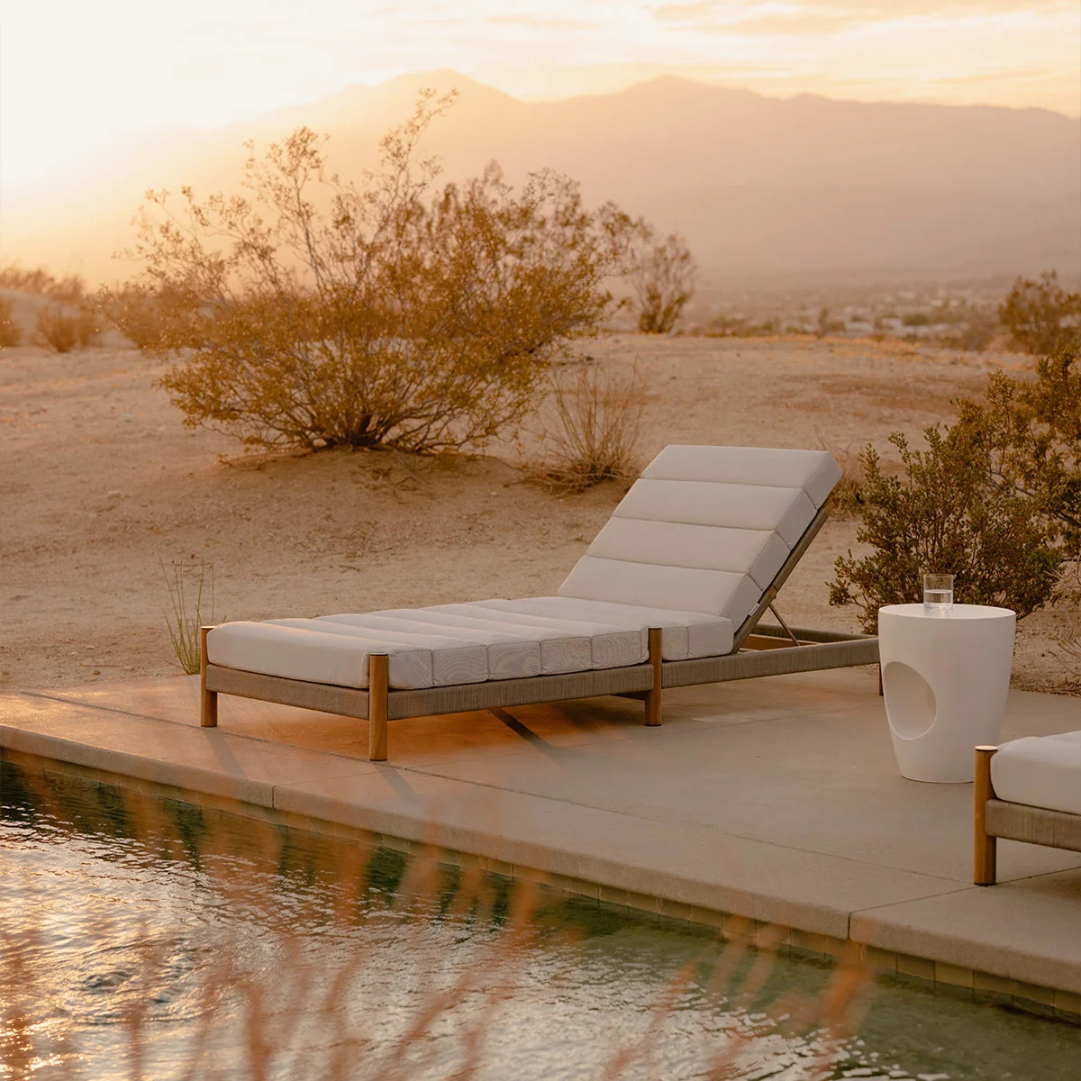 CR11-H851-0019713|Sunbrella Cyprus Salt|CocoHeroImage