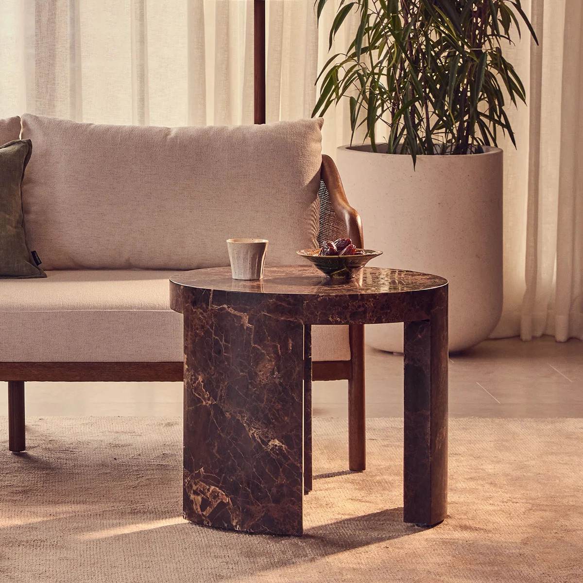 637733||CocoHeroImage