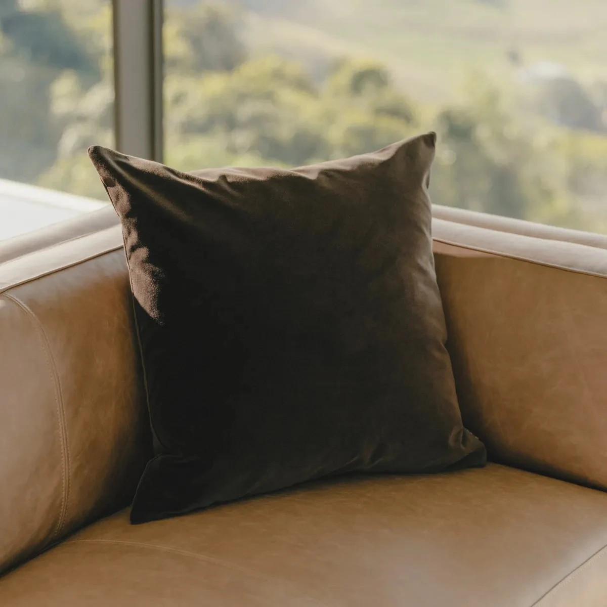 CR11-H851-0011488|Avignon Velvet Cocoa|CocoHeroImage