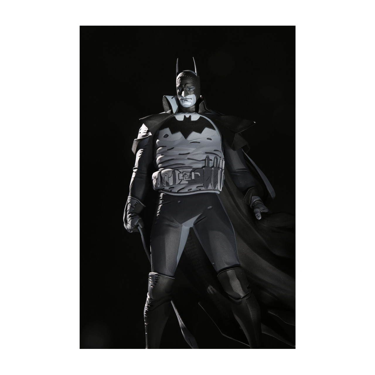 Batman Black & White: Batman by Mike Mignola 1:10 Resin Statue - McFarlane  Toys Store