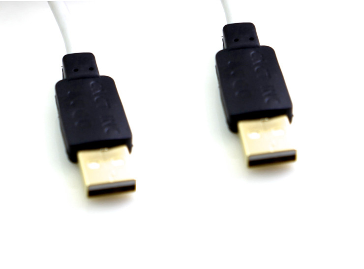 usb 2.0  a male to a male cable in off white