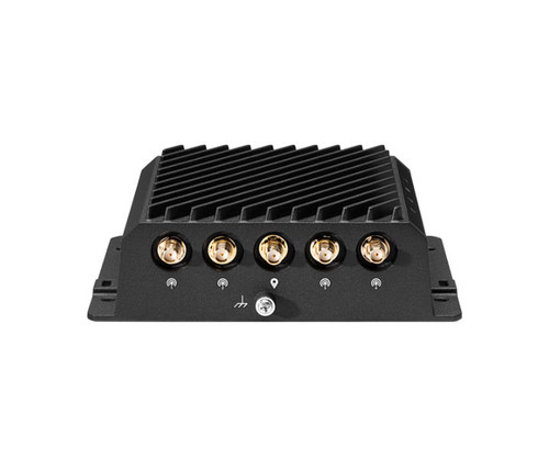 R980 NetCloud IoT 5G cellular router with five antenna ports and grounding screw.