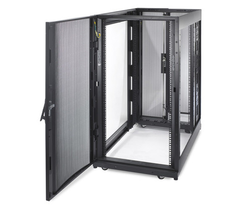 AR3104 Server Cabinet