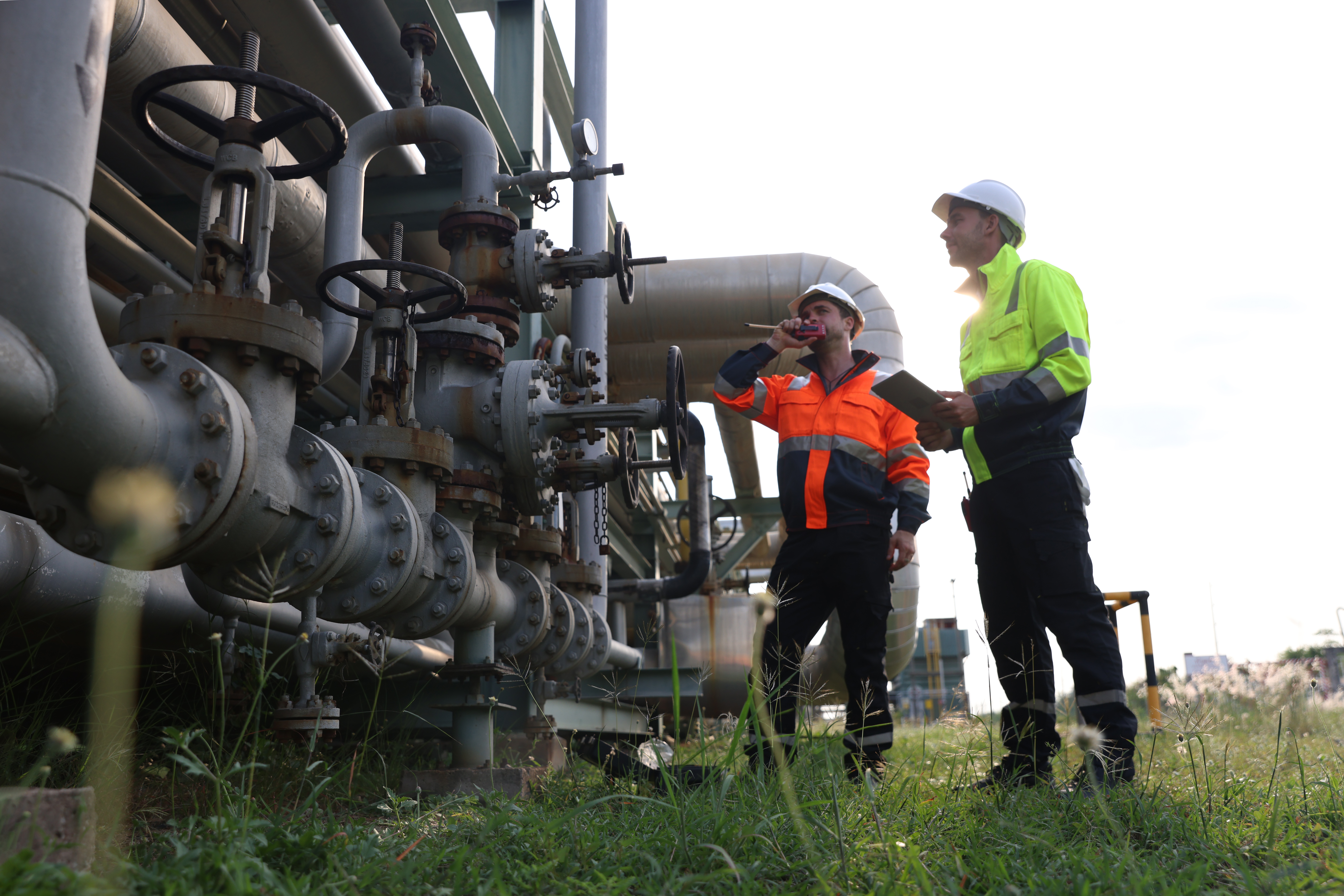 Key Challenges in Midstream Oil & Gas Connectivity