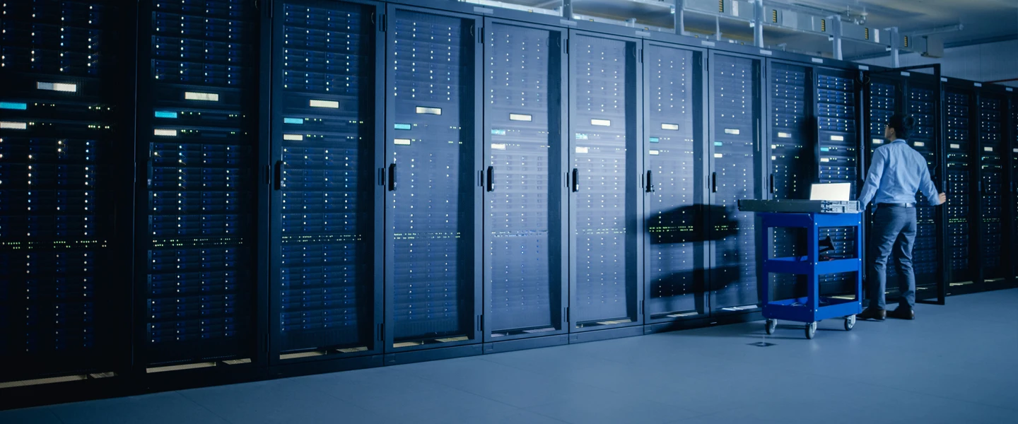 Installing a Data Center Climate Monitoring System During Construction