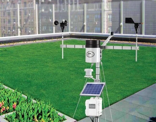 Monitoring Green Roof Performance with Weather Stations