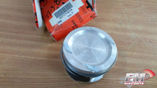 Piston fits Alfa Romeo 145 146 155 156 166 GTV Spider 71713019 Genuine View Front
