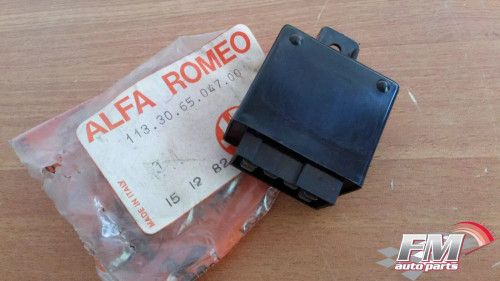 Relay fits Alfa Romeo Giulietta 113306504700 Genuine View Front