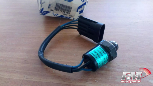 Air Condition Pressure Switch fits Fiat Ducato 71712105 Genuine View Front