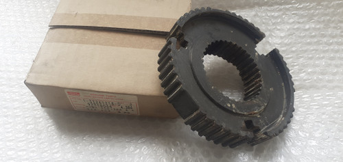 Transmission Hub fits Isuzu Bus Truck 1332612180 Genuine View Front
