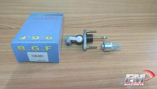 Clutch Master Cylinder fits Toyota Fortuner Hilux 4Runner Innova Kijang Revo 31420-0K013 View Front