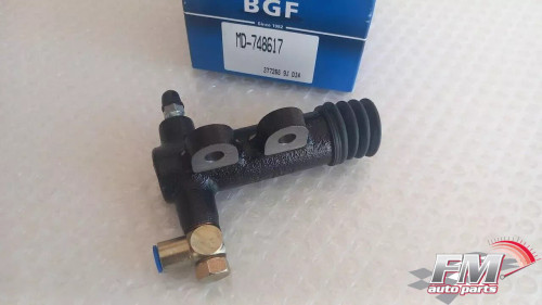 Clutch Slave Cylinder fits Mitsubishi Galant Lancer EVO Eclipse Aspire Legnum MD748617 View Front