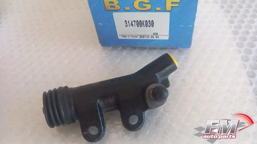 Clutch Slave Cylinder fits Toyota Hilux Fortuner 4Runner Truck KUN51 KUN60 KUN61 31470-0K030 View Front