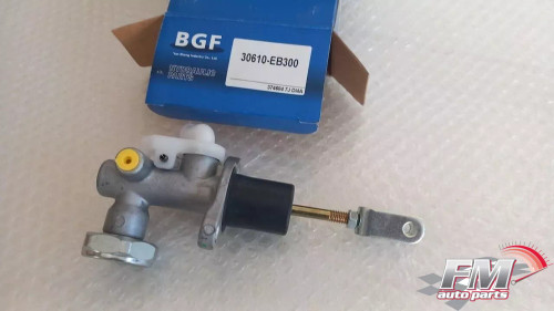 Clutch Master Cylinder fits Nissan Navara D40 Pathfinder Terrano R51M 5/8 30610-EB300 View Front