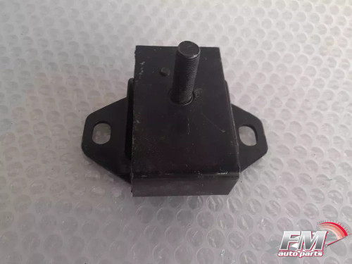 Engine Mount fits Toyota Hilux 4Runner RN20 RN25 Toyoace RY10 12R 12361-39017 View Front
