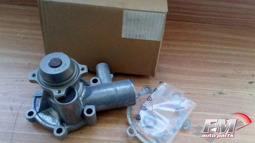 Water Pump fits Saab 9000 9321670 Genuine View Front