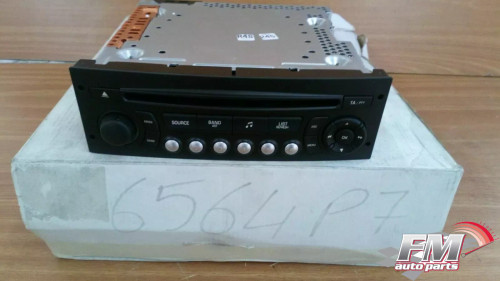 Radio CD fits Peugeot 207 Citroen C2 C3 Pluriel 16077504XT 6564P7 Genuine View Front