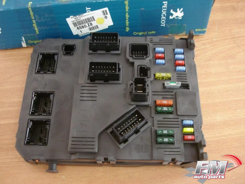 Fuse Box fits Peugeot 1007 HDi 6580Z8 Genuine View Front