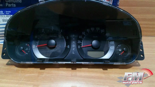 Instrument Cluster fits Hyundai Trajet 940133A010 Genuine View Right