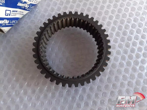 Transmission Hub Sleeve fits Fiat Coupe Lancia Kappa Thema Alfa Romeo 155 164 7796954 View Right