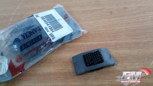 2x Windscreen Clip fits Fiat Lancia Alfa Romeo 46541864 Genuine View Front