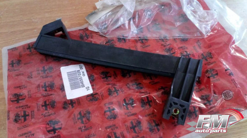 Window Guide Rear Left fits Alfa Romeo 147 46557028 Genuine View Front