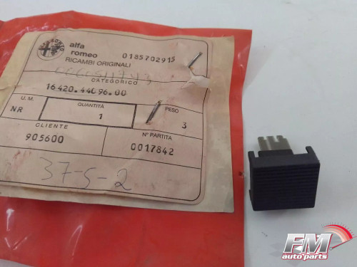 Switch fits Alfa Romeo 164 60511743 Genuine View Front Switch fits Alfa Romeo 164 60511743 Genuine View Front