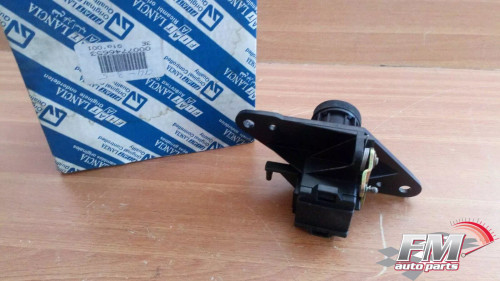 Trunk Boot Lock fits Fiat Tipo 7746653 Genuine View Rear