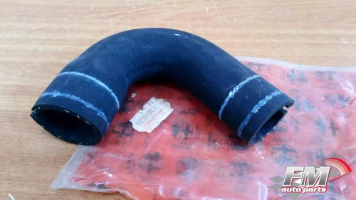 Radiator Hose Lower fits Alfa Romeo 155 60556563 Genuine View Front