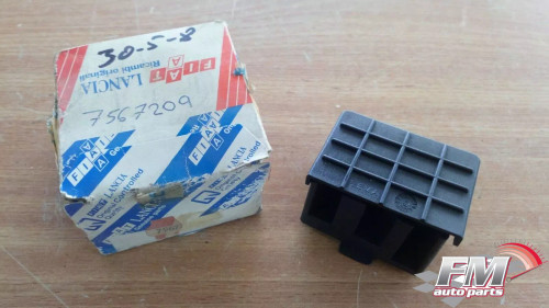Power Socket fits Fiat Tipo Lancia Delta Evoluzione 7567209 Genuine View Front