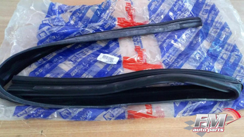 Door Seal Front Left Upper fits Fiat Punto 46736429 Genuine View Front