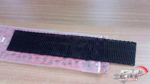 Front Bumper Grille fits Alfa Romeo 33 60541875 Genuine View Front