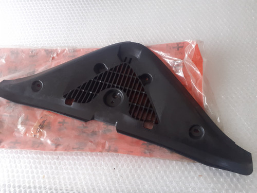 Radiator Grille fits Alfa Romeo 166 60609365 Genuine View Front