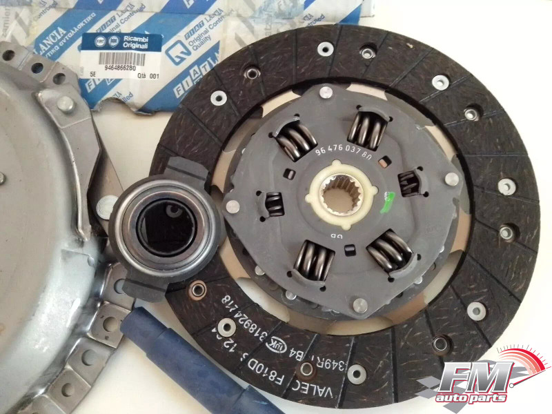 Clutch Kit fits Fiat Scudo Citroen Dispatch Peugeot Expert 215mm 9464866280 View Left