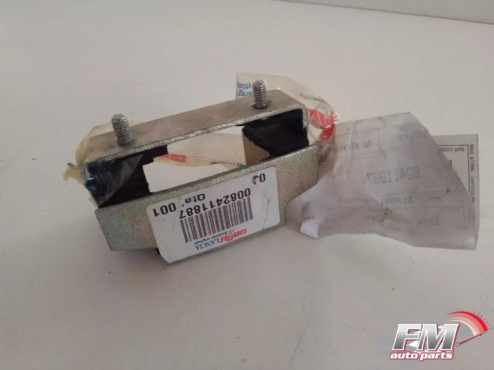 Gear Lever Support fits Lancia Prisma Delta 82411887 Genuine Gear Lever Support fits Lancia Prisma Delta 82411887 Genuine