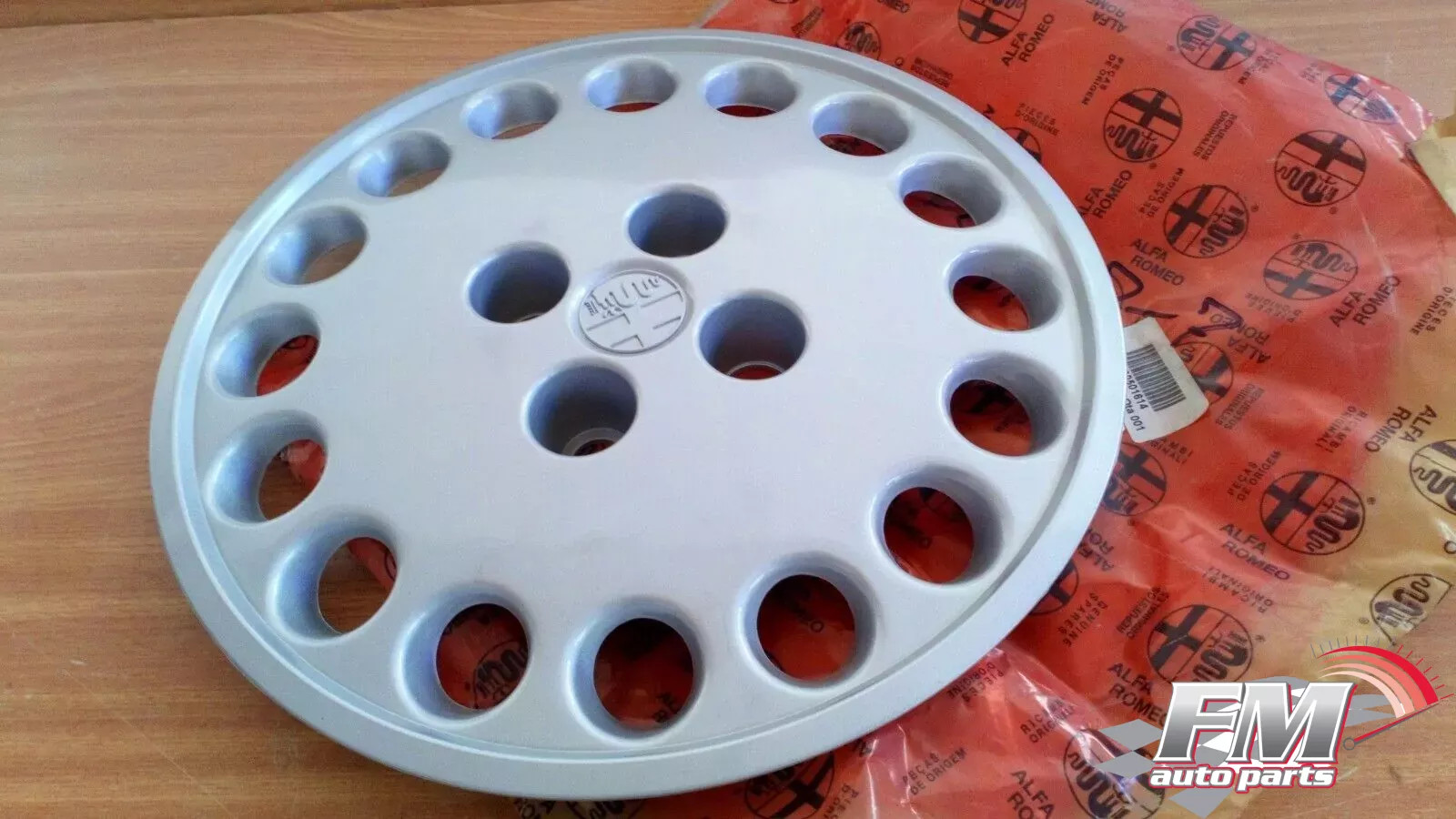 Wheel Hub Cap fits Alfa Romeo Alfasud 33 60501614 Genuine Wheel Hub Cap fits Alfa Romeo Alfasud 33 60501614 Genuine