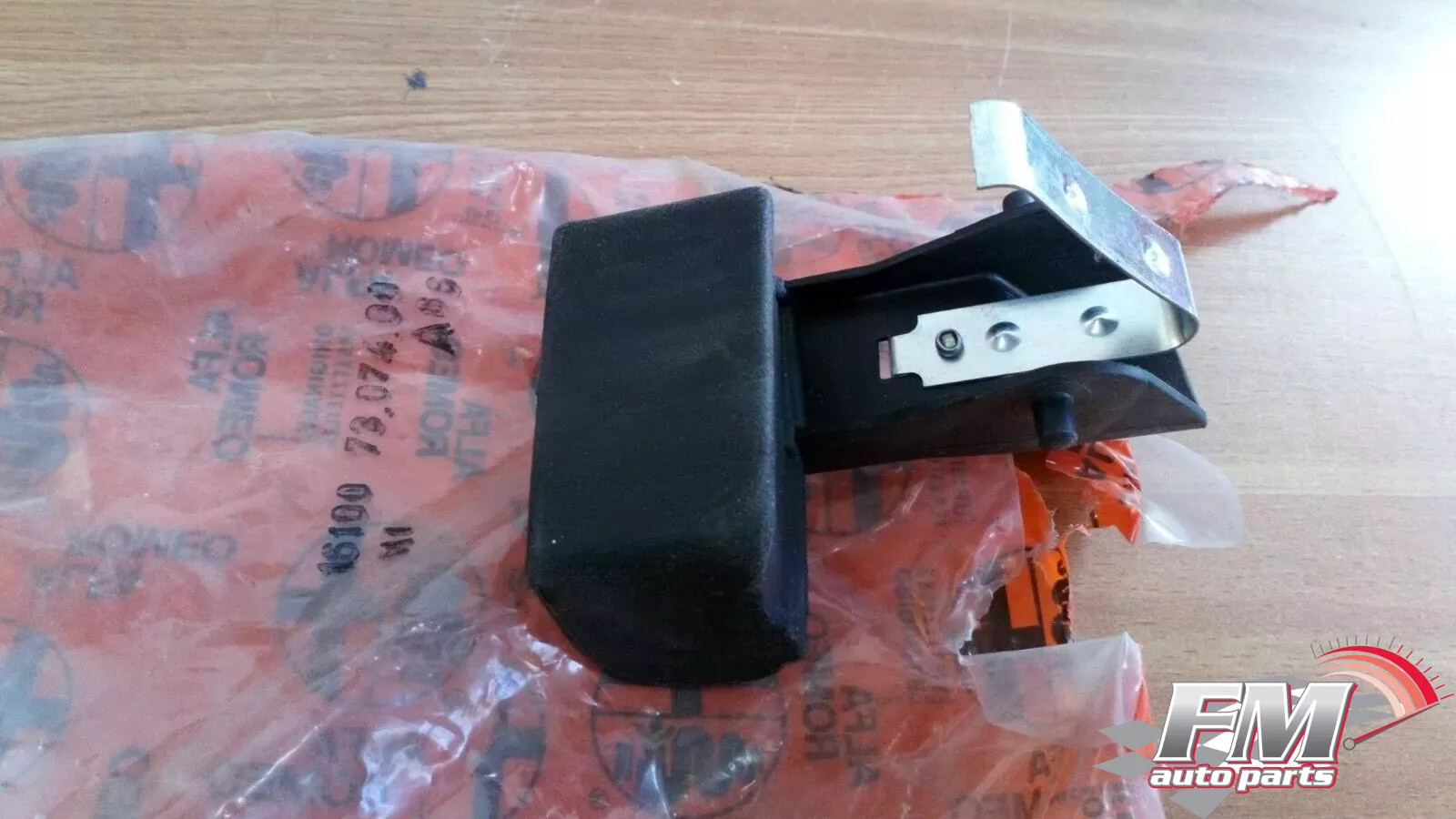 Interior Door Handle Front Right fits Alfa Romeo 75 161007307400 Genuine Interior Door Handle Front Right fits Alfa Romeo 75 161007307400 Genuine