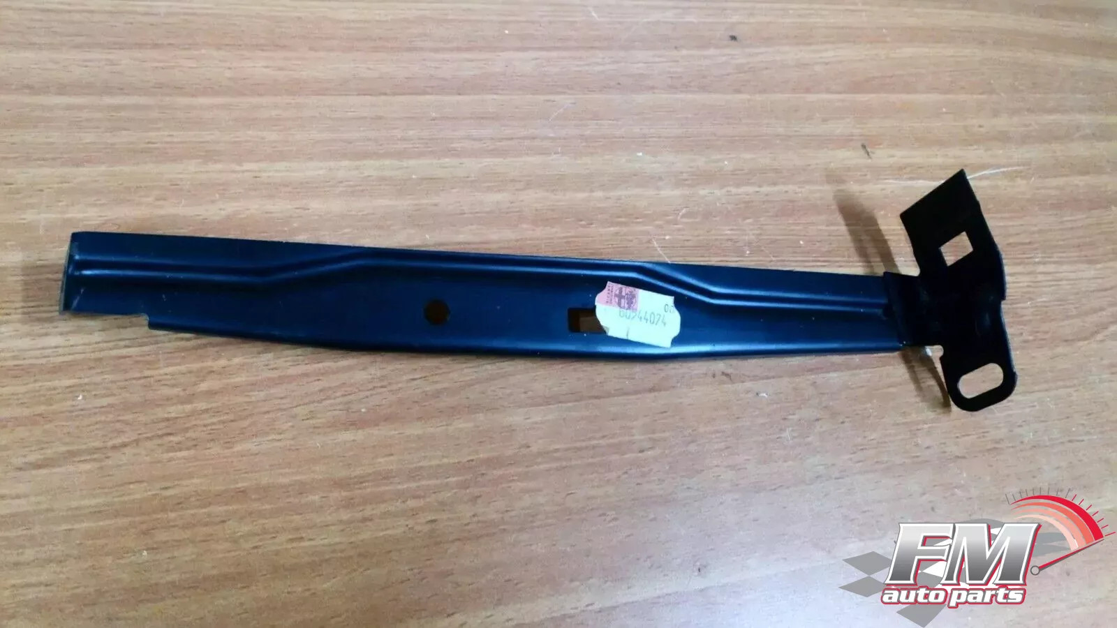 Front Fender Left Bracket fits Alfa Romeo 33 60544074 Genuine Front Fender Left Bracket fits Alfa Romeo 33 60544074 Genuine