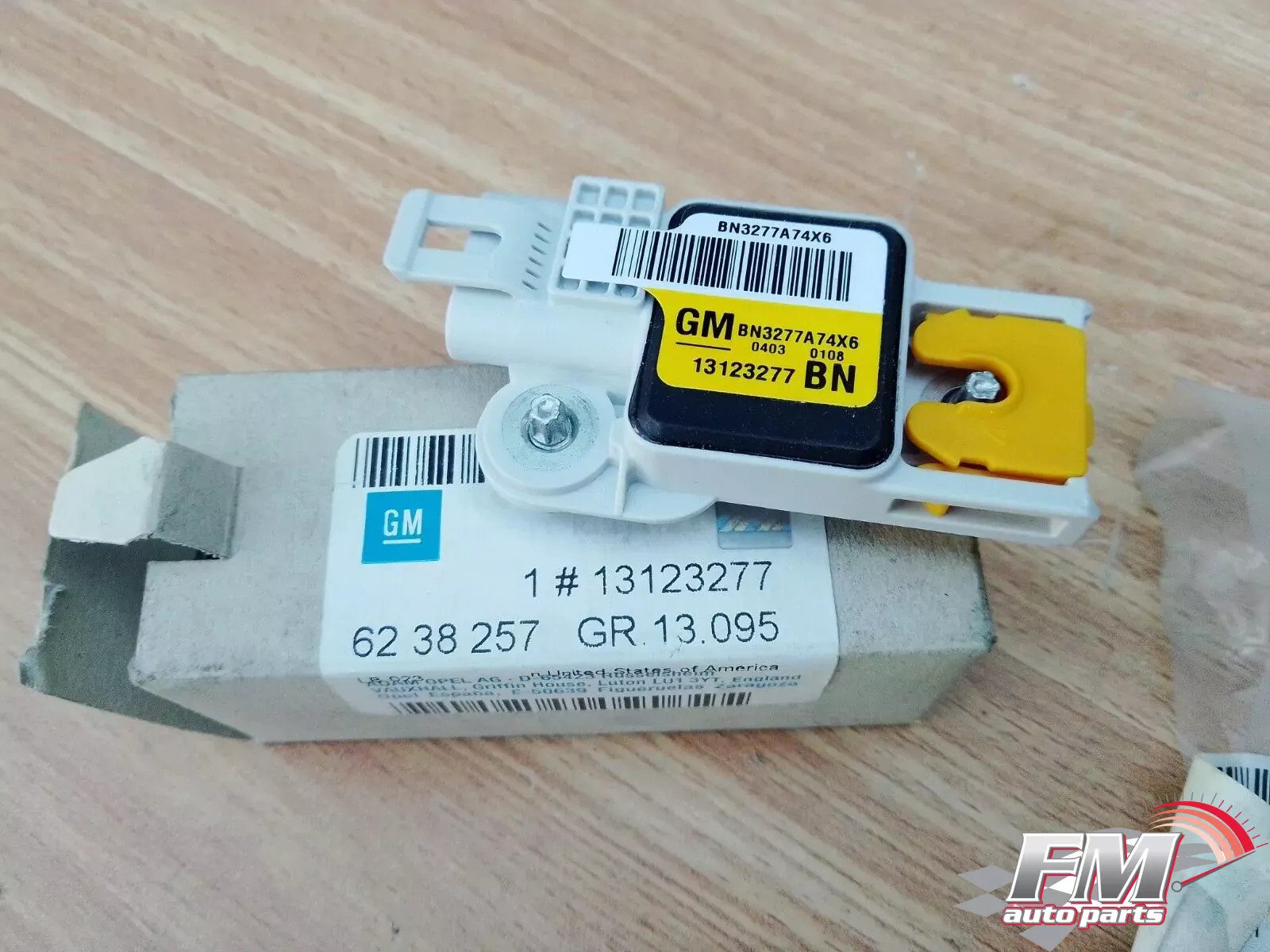 Airbag Side Sensor fits Opel Vauxhall Vectra C 13123277 Genuine Airbag Side Sensor fits Opel Vauxhall Vectra C 13123277 Genuine