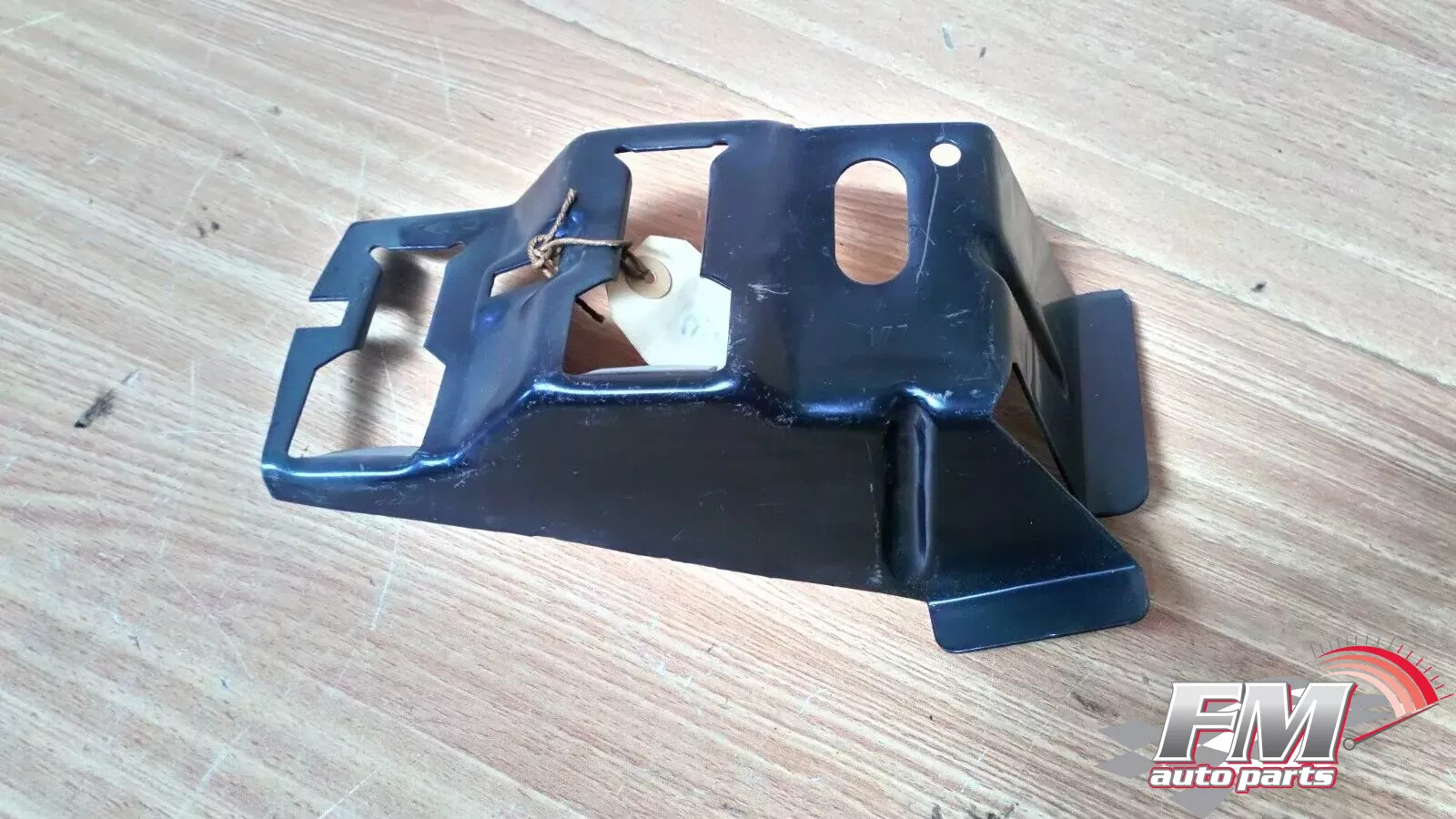 Bracket Front Panel Right fits Opel Calibra Vectra A Vauxhall Cavalier 90228838 Bracket Front Panel Right fits Opel Calibra Vectra A Vauxhall Cavalier 90228838